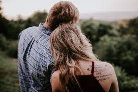 
 No Luck With Dating Apps? (Try These 3 Tips!)
